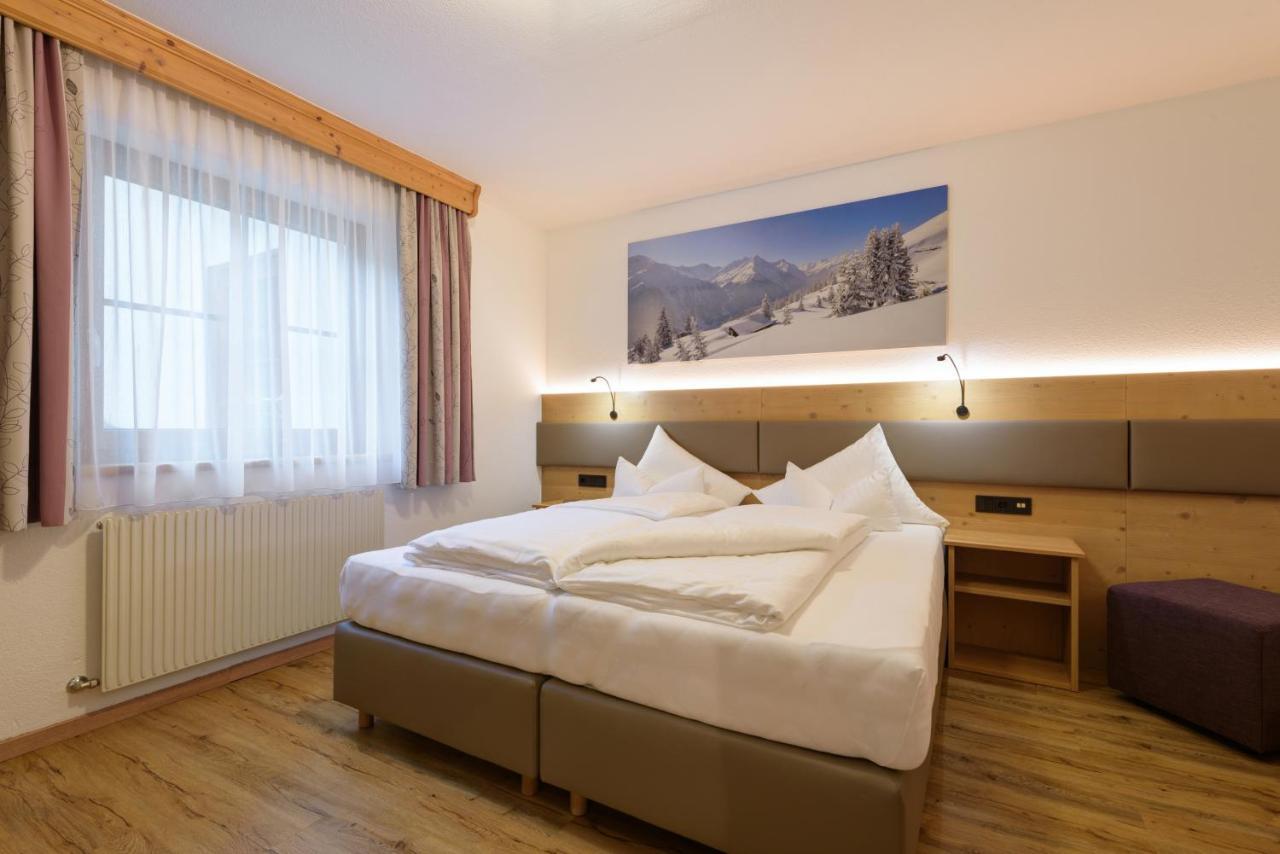 Landhaus Strolz Sankt Anton am Arlberg Buitenkant foto