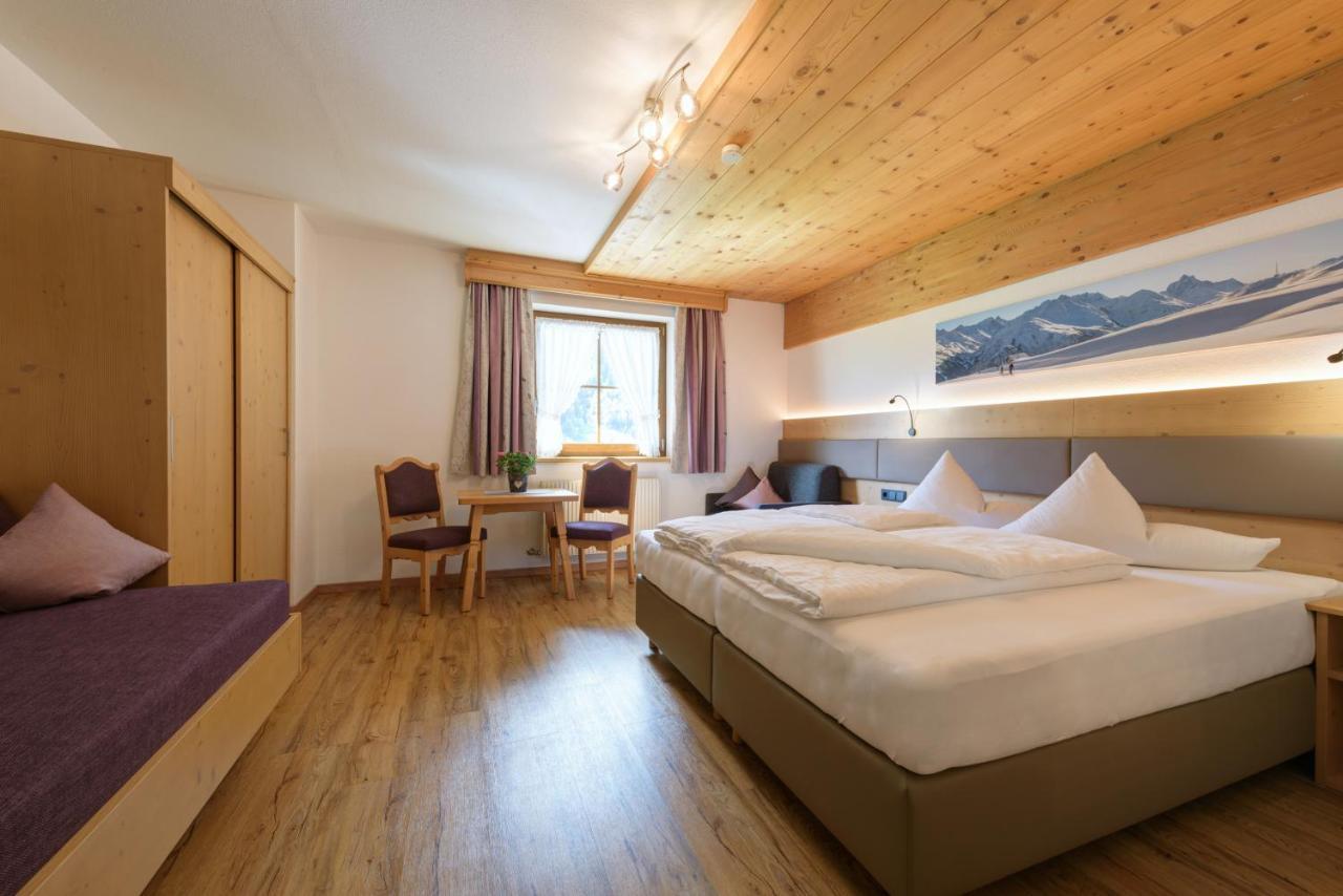 Landhaus Strolz Sankt Anton am Arlberg Buitenkant foto